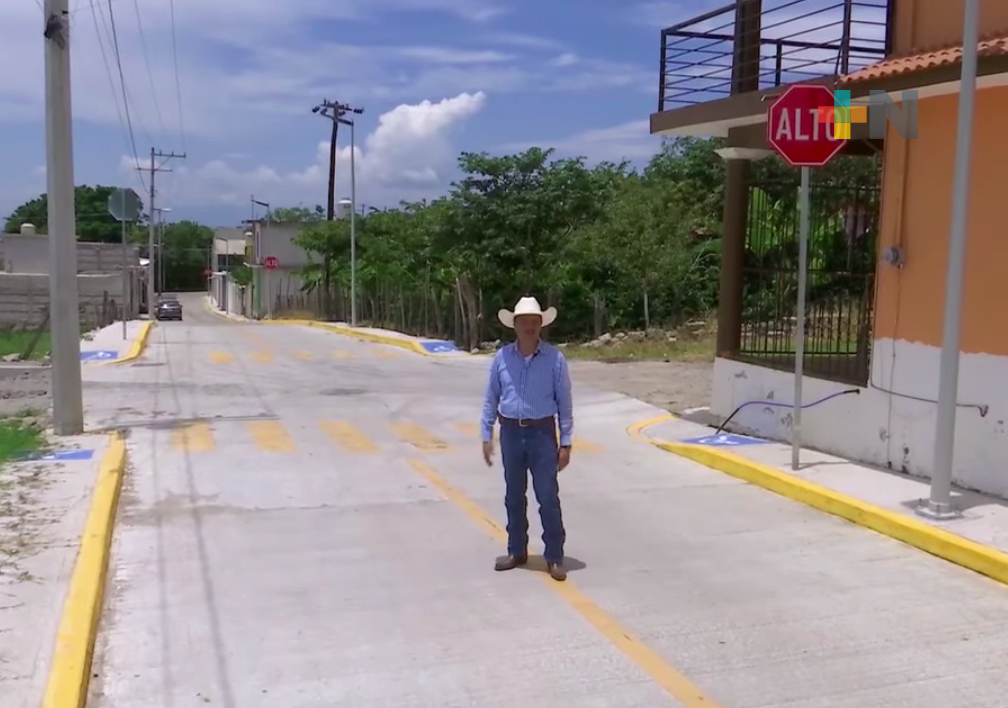 Supervisó gobernador Cuitláhuac García Jiménez conclusión de diversas calles en el municipio de Alto Lucero