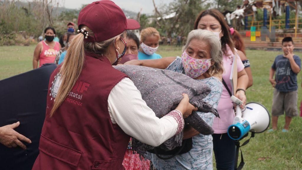 Familias afectadas por Grace reciben apoyos del DIF Estatal en Poza Rica