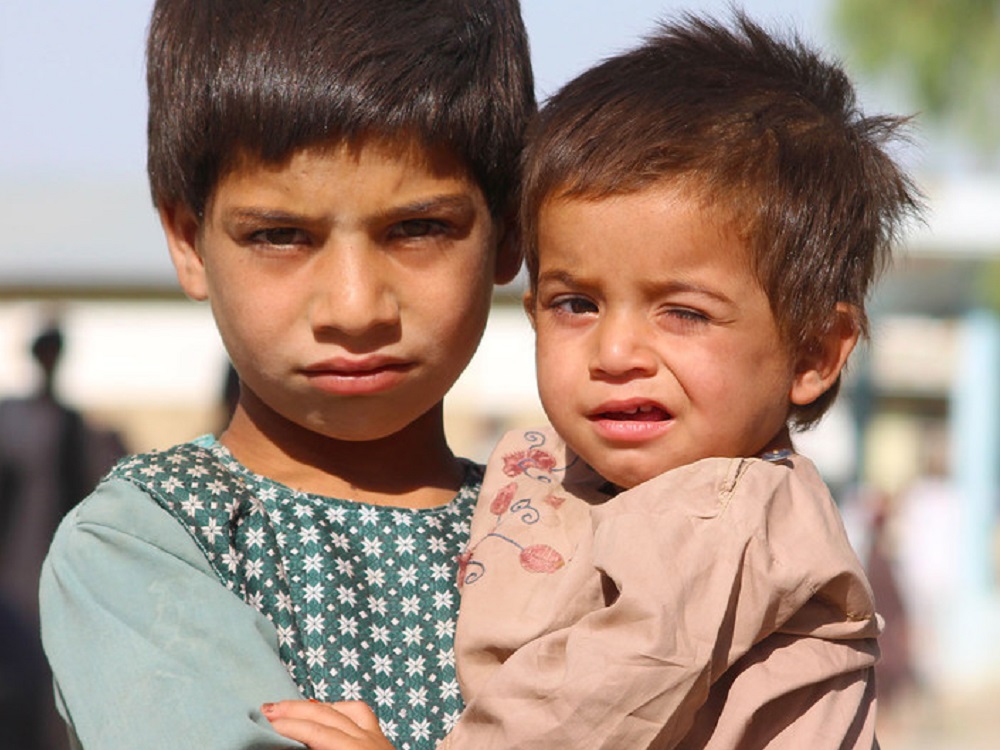 El mundo mira a Afganistán “con el corazón encogido”: António Guterres