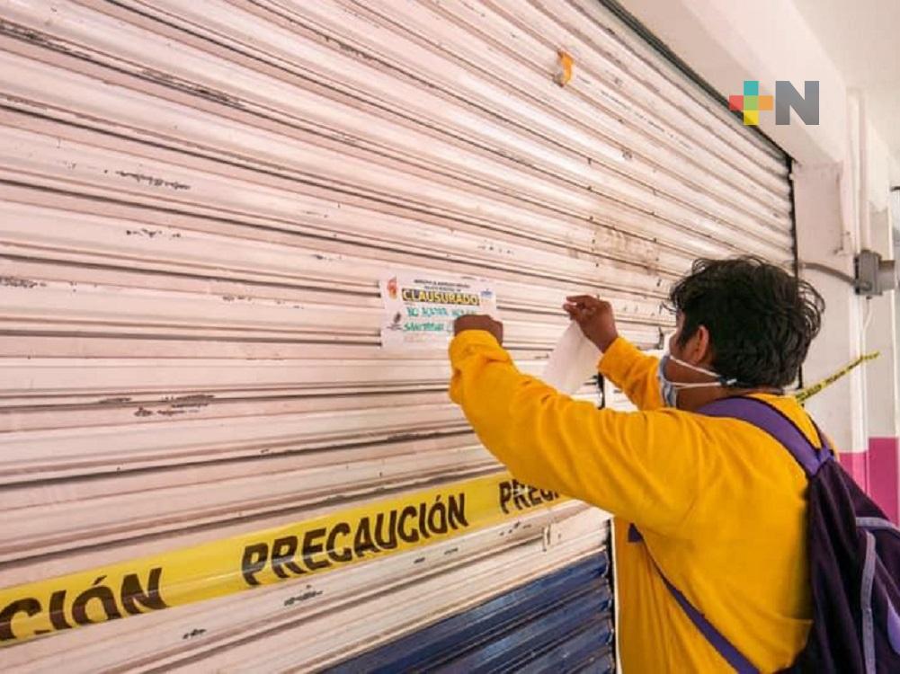 En Acayucan, clausuran comercios por incumplir con medidas sanitarias durante pandemia