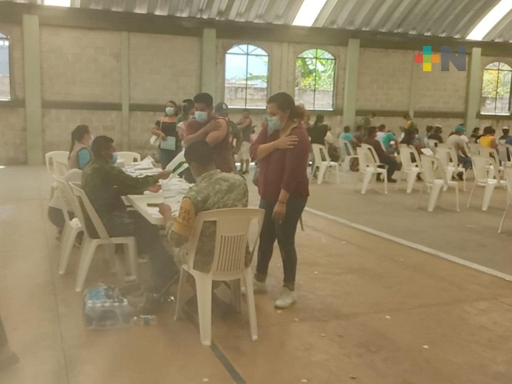 En Cuichapa, Sedena realiza Jornada de Vacunación para población mayor de 18 años
