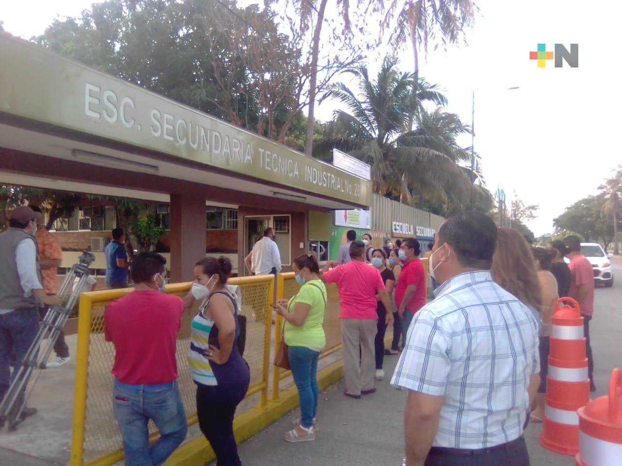 Trabajan en coordinación padres, maestros y alumnos, en regreso a clases presenciales en secundaria de Veracruz