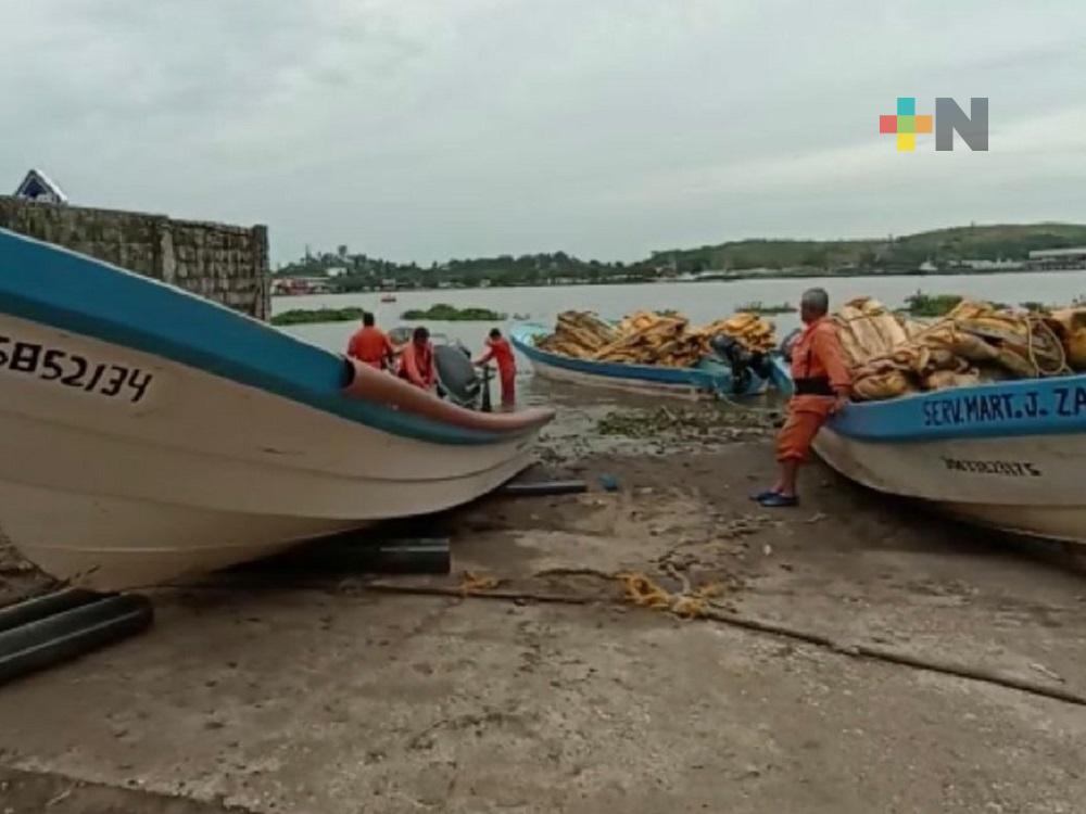 Escurrimientos de agua favorecen a pescadores de Coatzacoalcos