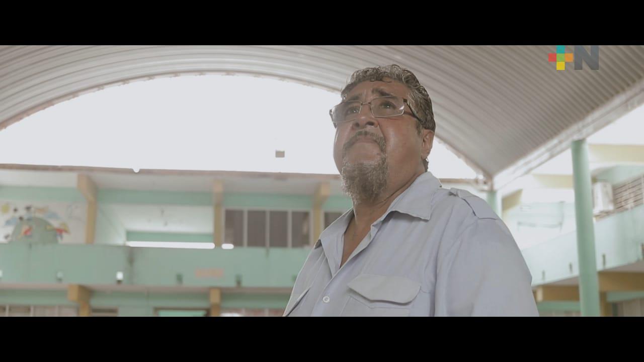 Destaca nanchiteco con cortometraje Profe 2.0