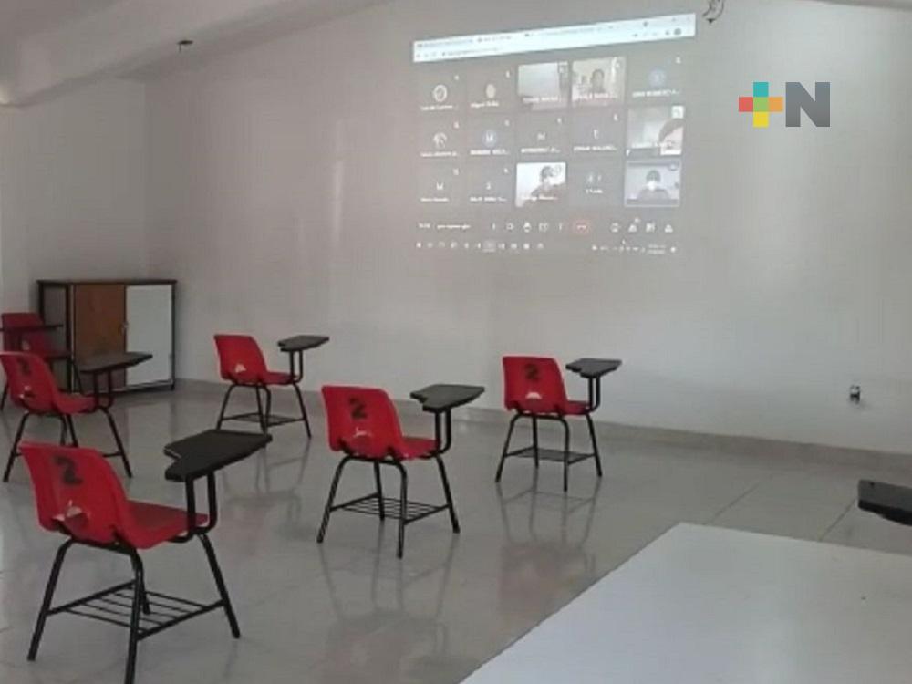 En Veracruz, clases se mantendrán en forma híbrida: Cuitláhuac García