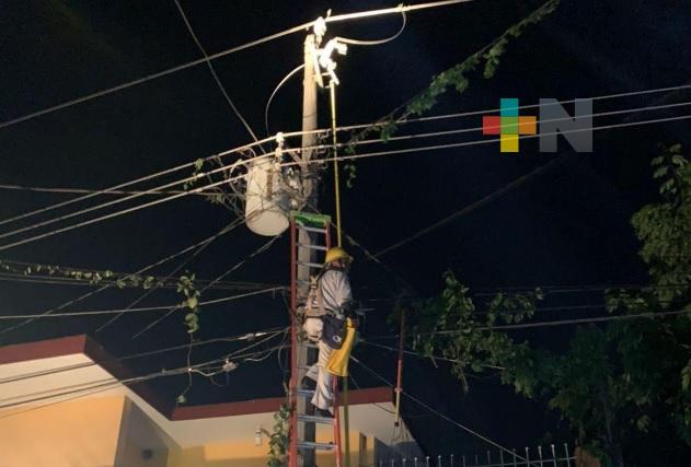 CFE restablece suministro eléctrico al 38% de más de 431 mil usuarios afectados en el estado