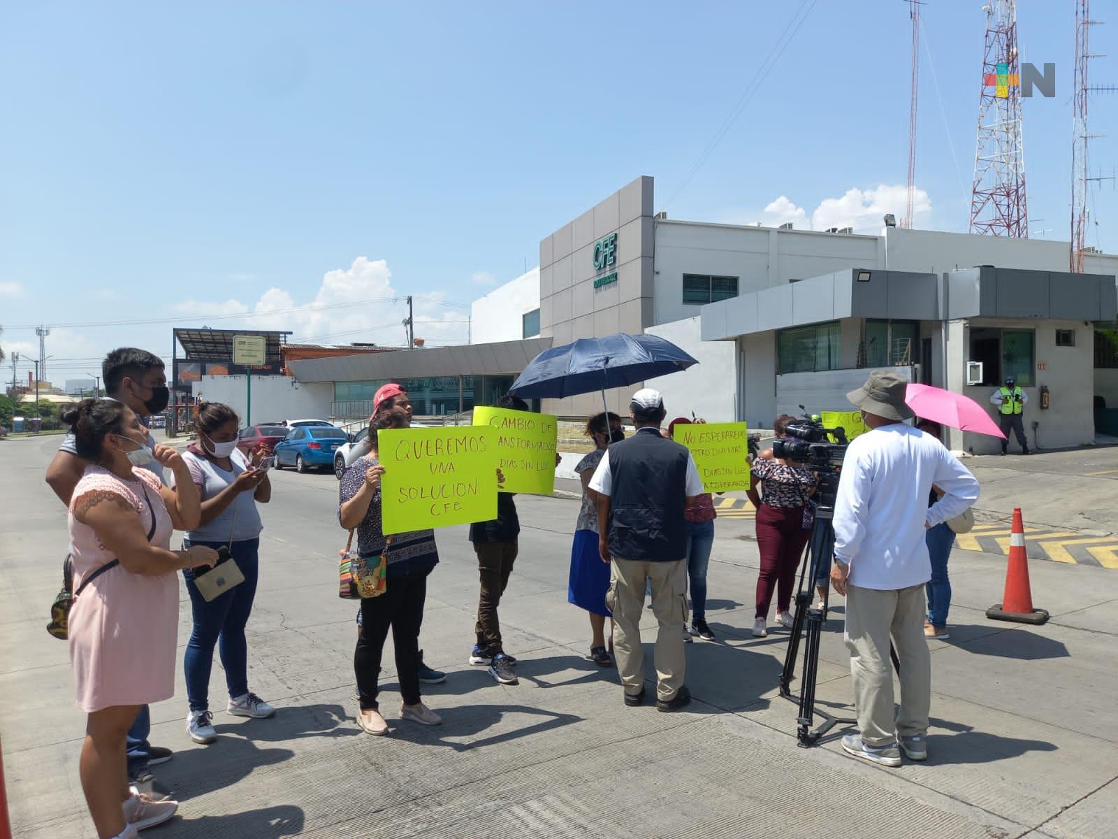 Piden a CFE les cambie transformador, llevan 7 días sin energía eléctrica en puerto de Veracruz