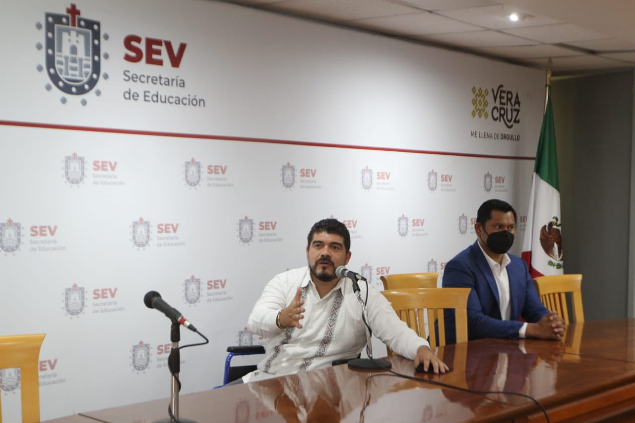 Inició Secretaría de Educación de Veracruz oferta de mil 696 plazas en educación básica