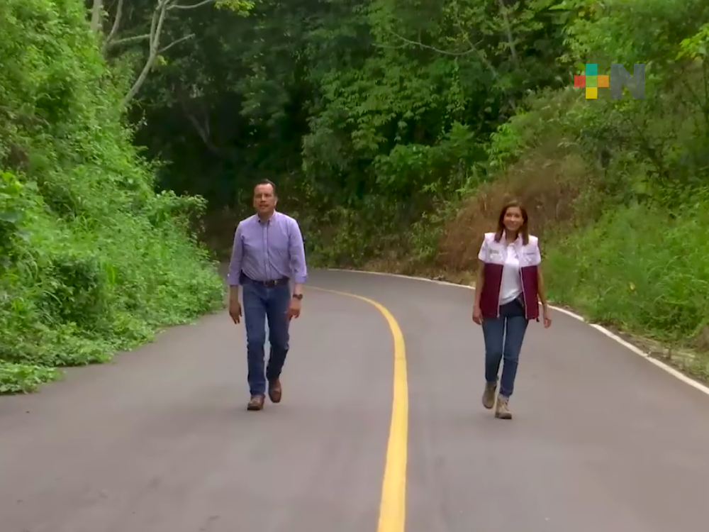 En Yecuatla, el gobernador Cuitláhuac García Jiménez continuó con supervisión de diversas obras