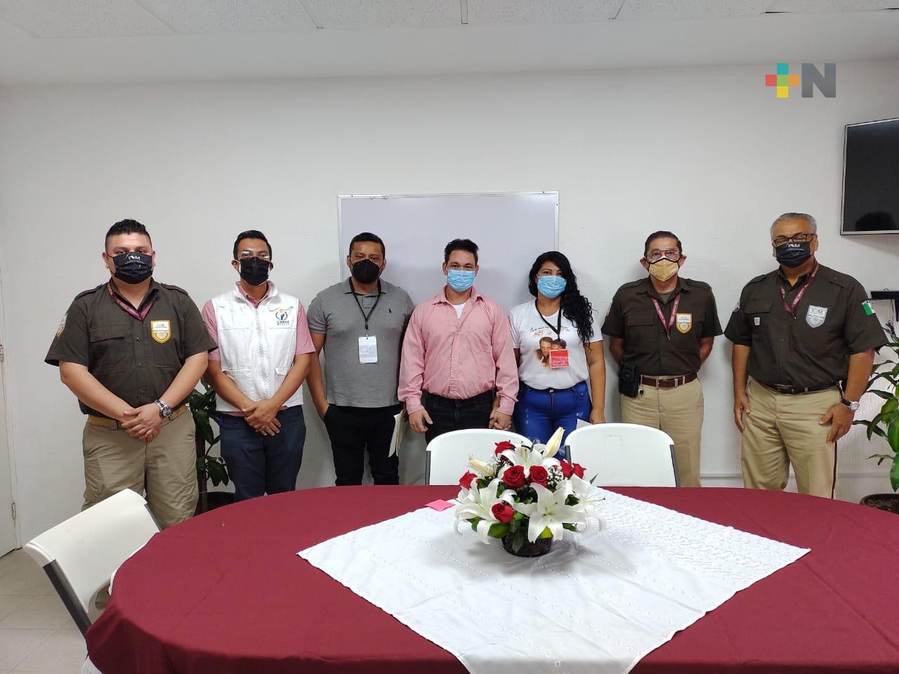 En Estación Migratoria de Acayucan, autorizan unión de venezolana y cubano