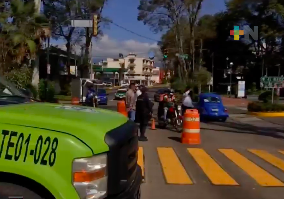 Permanecerán cercos sanitarios viales en Xalapa y Emiliano Zapata