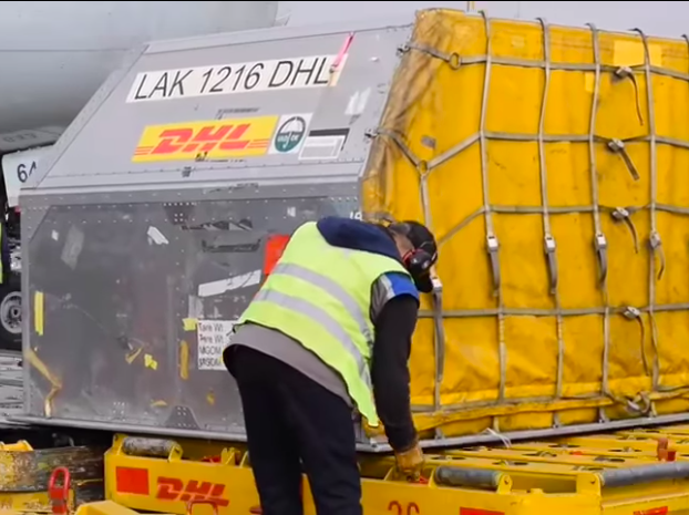 Arriba un embarque más de Pfizer-BioNTech con 585 mil vacunas