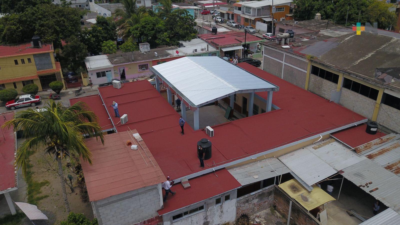 Espacios Educativos entrega obras en Moloacán