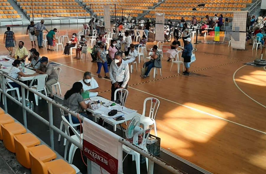 Con pensión para personas adultas mayores, espera poner un negocio