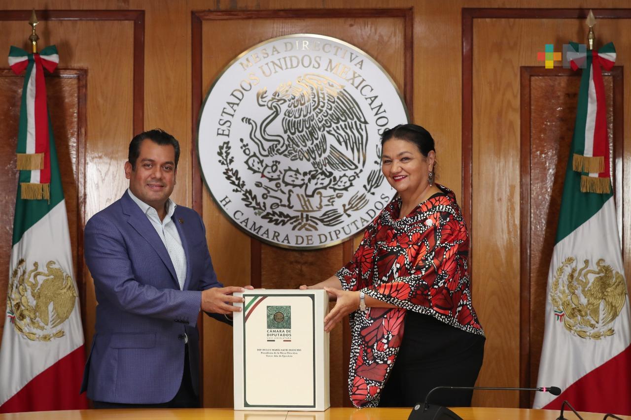 El diputado Sergio Gutiérrez Luna recibió la Mesa Directiva por parte de Dulce María Sauri Riancho