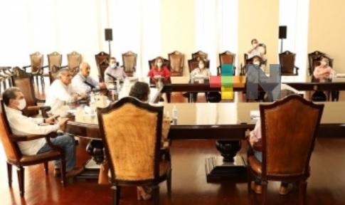 Se reunieron Adán Augusto y Carlos Merino con alcaldes tabasqueños