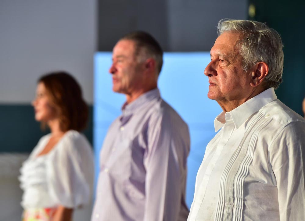 Presidente reafirma compromiso de basificar a todos los trabajadores de salud