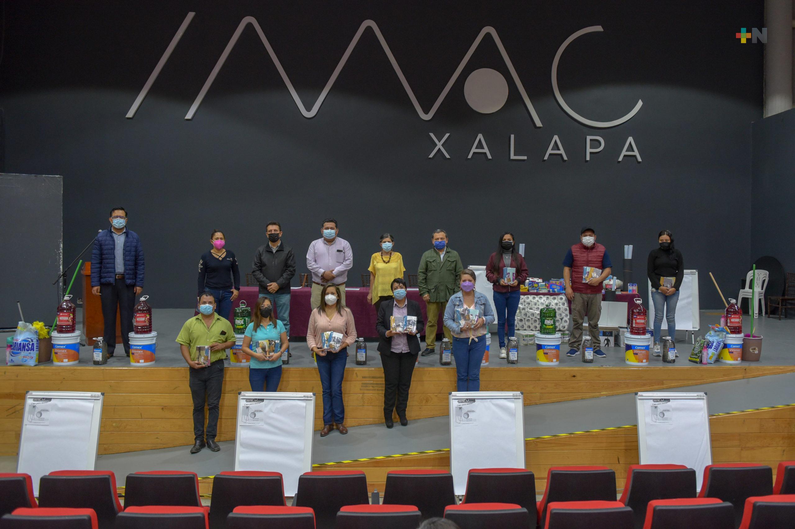 Ayuntamiento de Xalapa brinda apoyo a bibliotecas municipales