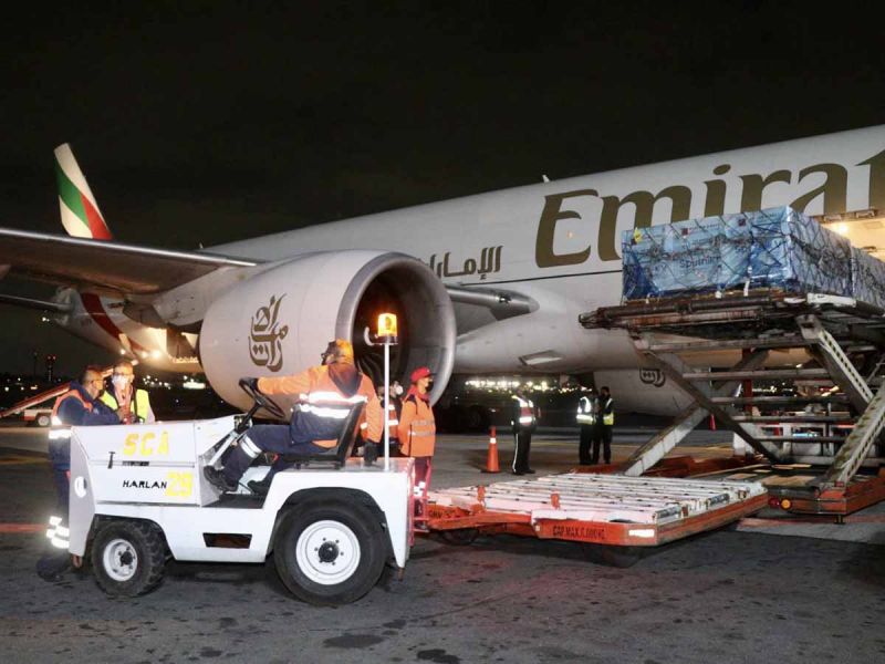 La madrugada de este domingo llegaron a México vacunas envasadas Sputnik V