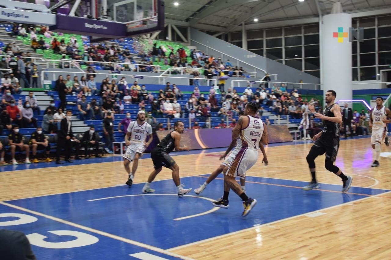 Fuerza Regia venció por 91-80 a los Halcones de Xalapa