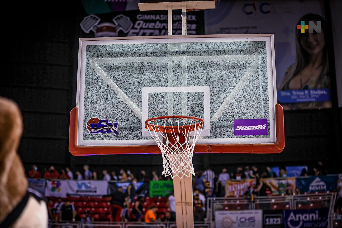 Por tablero quebrado, suspendieron un juego de basquetbol en Puerto Rico