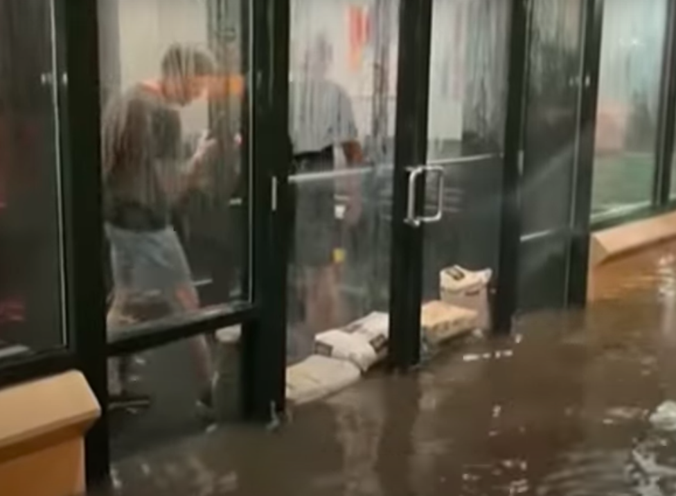 Huracán Ida deja inundado a Nueva York