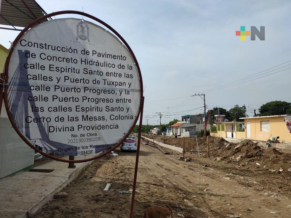 Con una inversión de más de cuatro mdp, Ayuntamiento de Coatzacoalcos inició obras de pavimentación