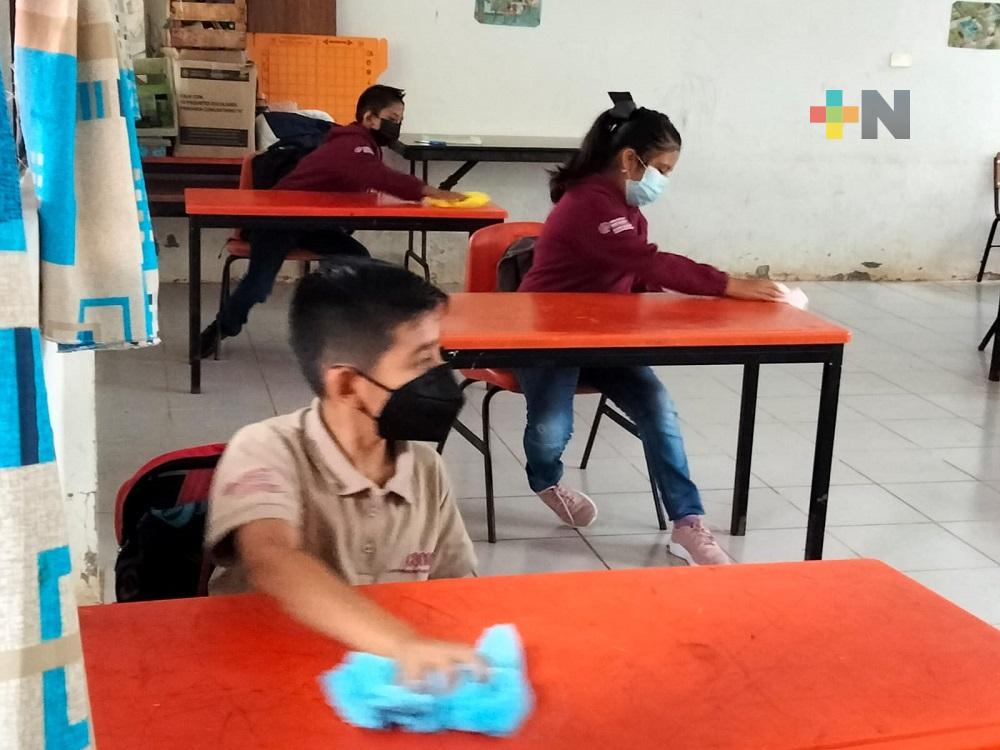 En Veracruz, escuelas continúan con modelo híbrido para impartir clases
