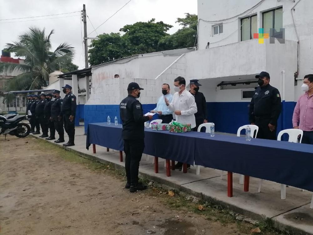 En Coatzacoalcos, realizaron ceremonia de celebración del Policía del Mes
