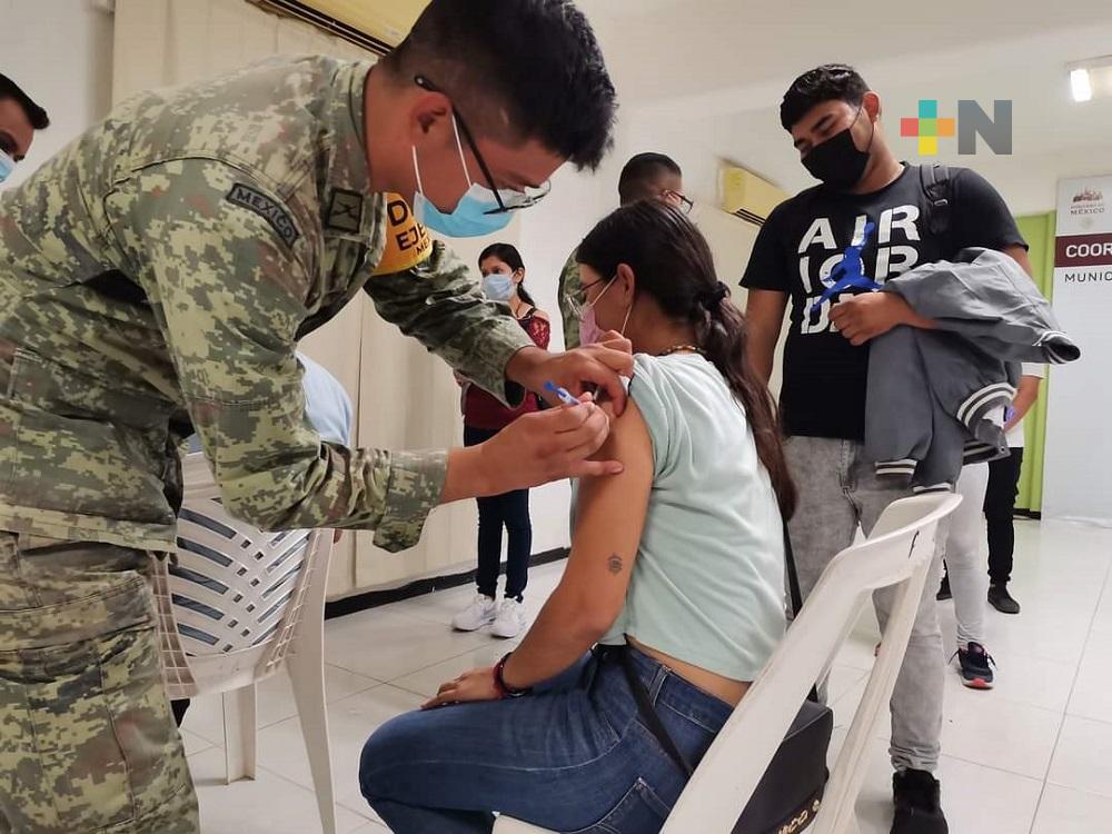 Presidente llama a sumar esfuerzos para vacunar contra COVID-19 a todas las personas mayores de 18 años al 31 de octubre