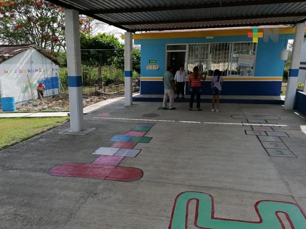 Escuelas de Tuxpan están por concluir trabajos de rehabilitación: SEV