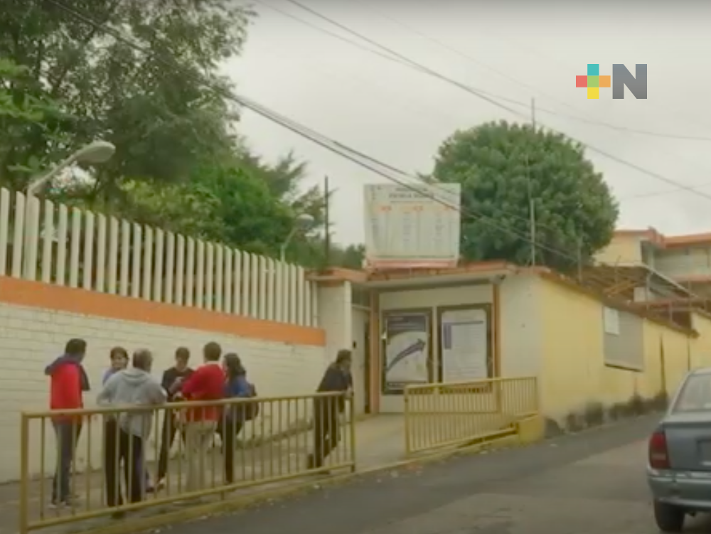 Administrativo da positivo a COVID- 19 en Secundaria Técnica 3 de Xalapa