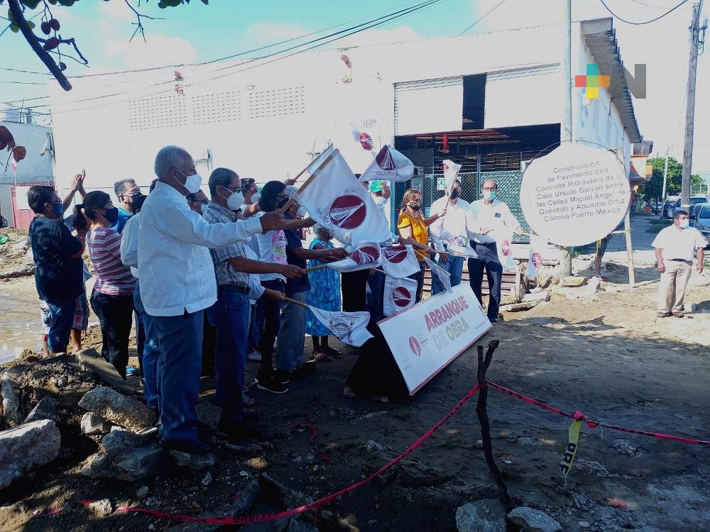 Gobierno de Coatzacoalcos continúa con obras de pavimentación de calles