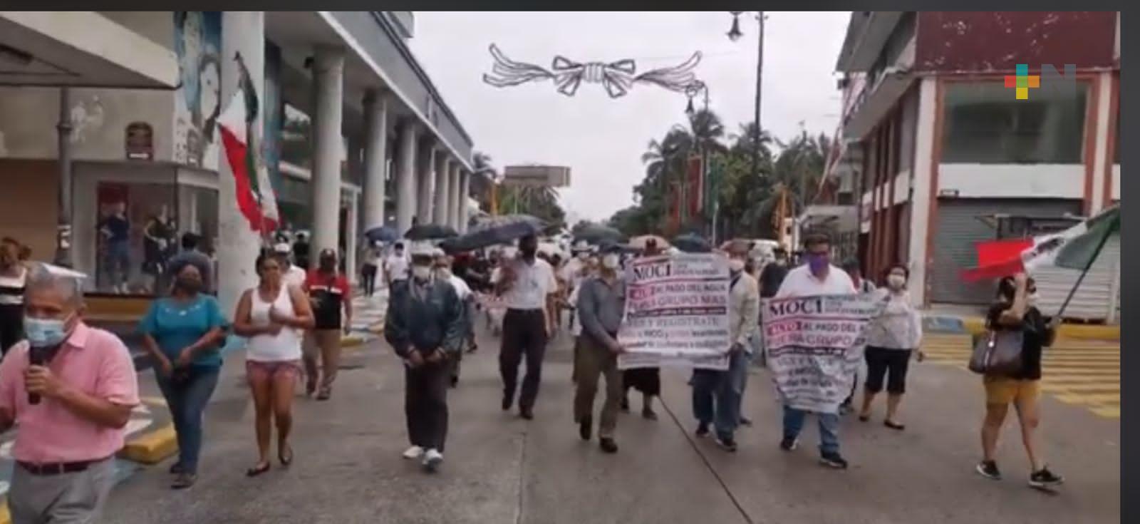 Ciudadanos marcharon contra elevadas tarifas de agua de Grupo MAS, en puerto de Veracruz
