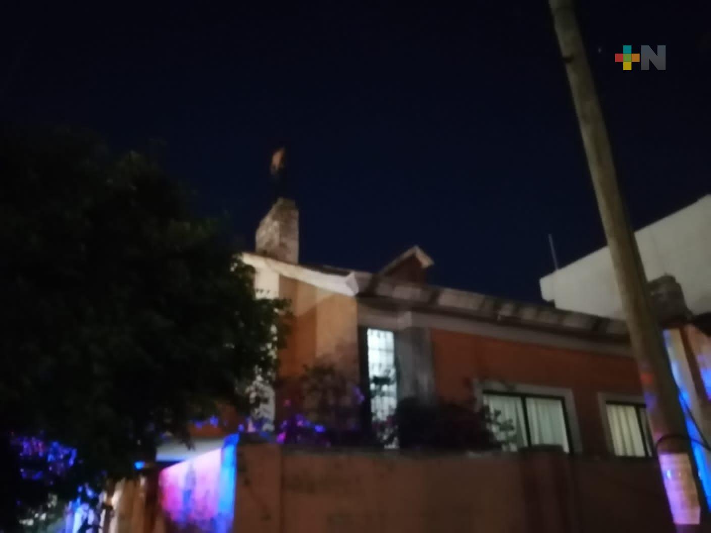 Joven intenta suicidarse, lanzándose del techo de su casa