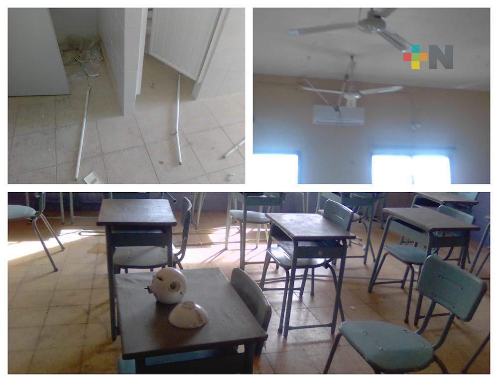 Por tercer día consecutivo saquean escuela del puerto de Veracruz; piden vigilancia