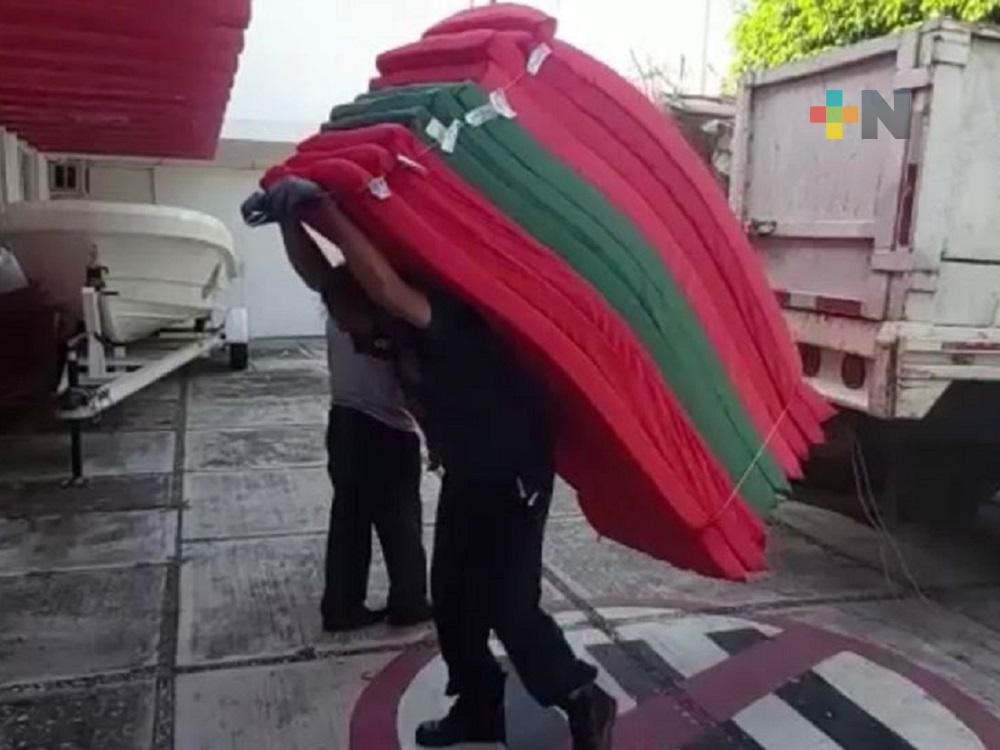 Protección Civil Estatal entregó suministros a familias afectadas por  inundaciones en sur de Veracruz