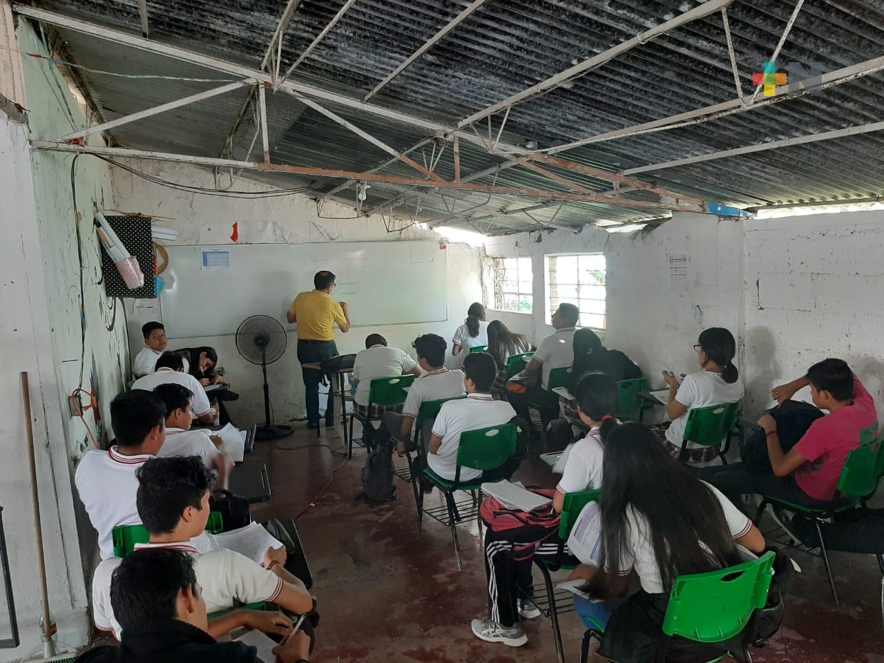 Con modelo híbrido, más de 2 mil alumnos del Teba en Tuxpan