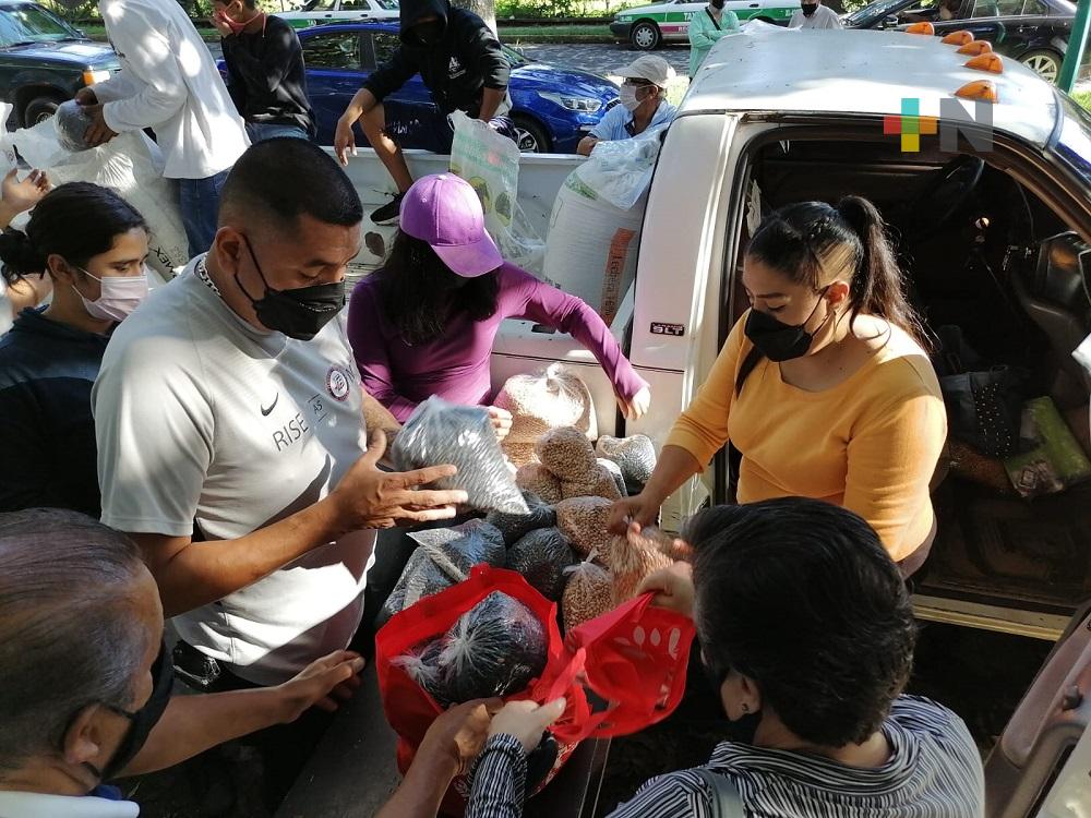 Xalapeños adquieren frijol negro, mantequilla y peruano a bajo costo