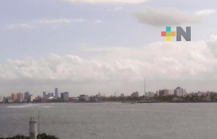 Aumentan nublados y potencial de lluvias por frente frío