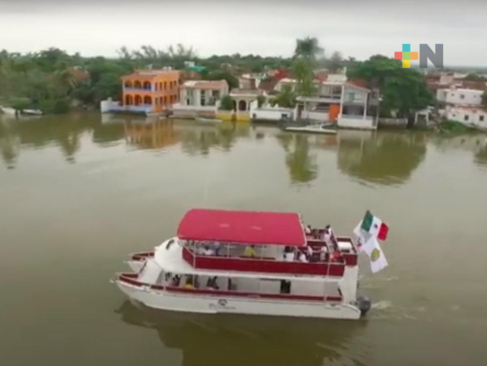 Fiestas patrias a bordo del catamarán «El Cuenqueño»