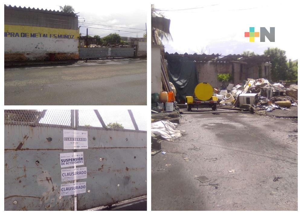 Clausuran chatarrera en puerto de Veracruz, comercializaba rejillas de registros pluviales