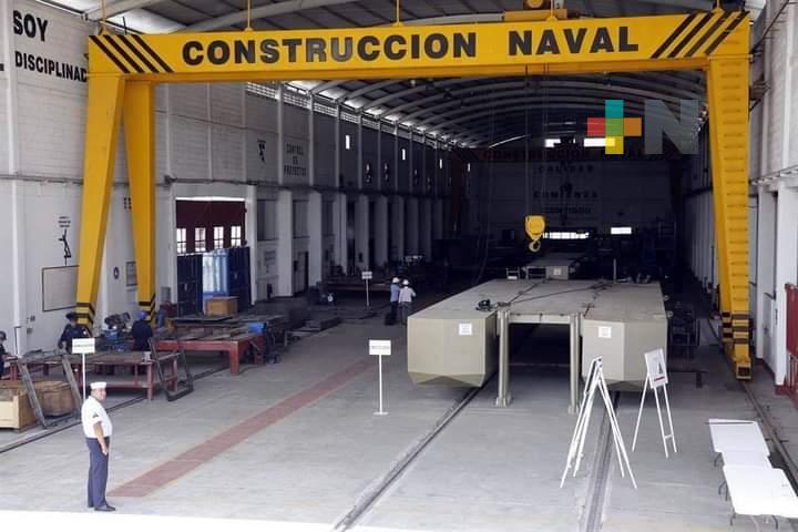 Semar construye embarcaciones de dragado para refinería de Dos Bocas