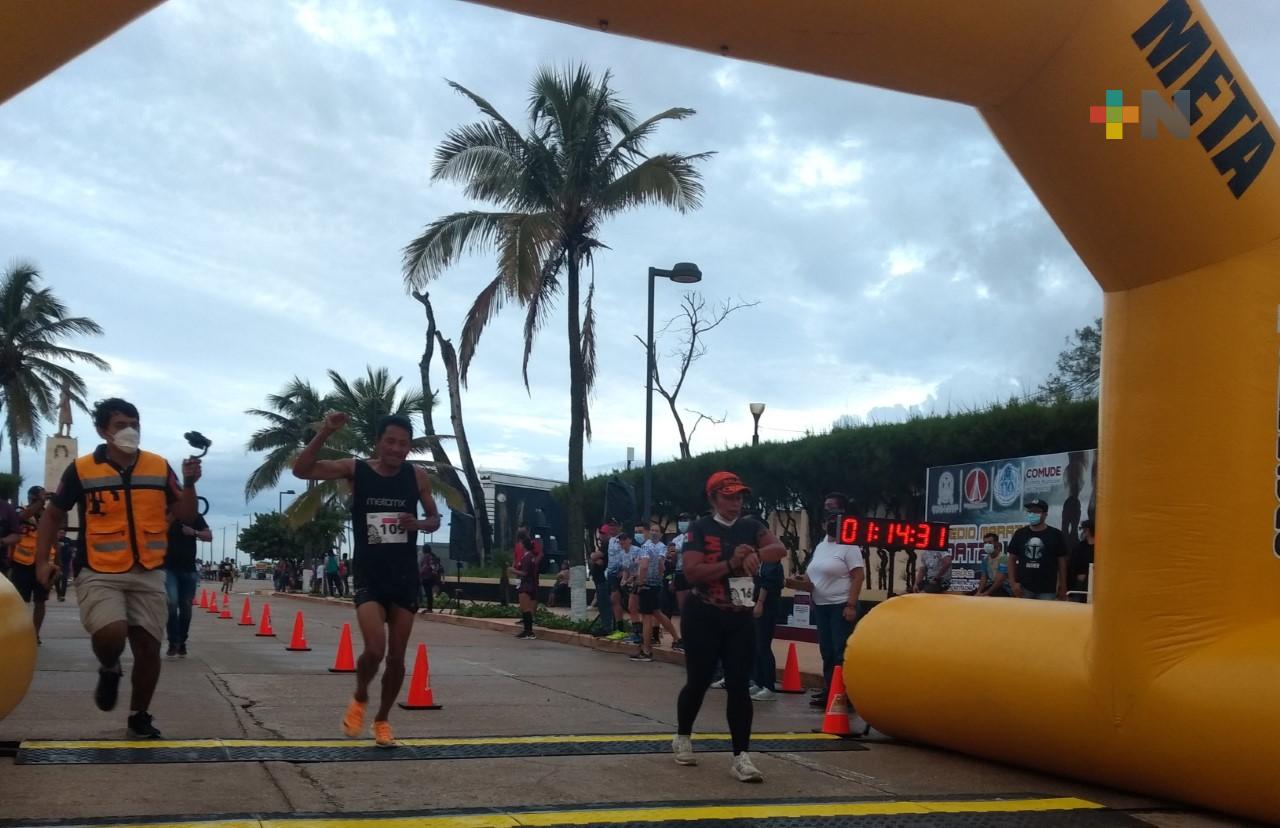 Tomás Luna ganó el Medio Maratón de Coatza