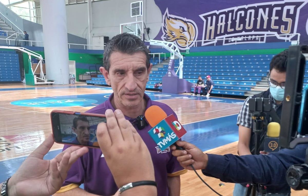 «Hay que quitarse esa presión de encima para jugar mejor»: Edu Torres, coach Halcones de Xalapa