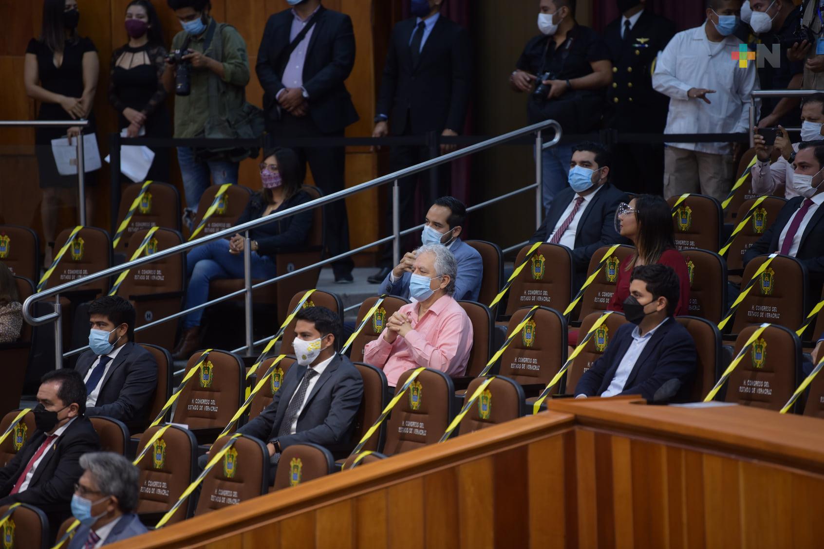 Asiste Hipólito Rodríguez a ceremonia por el Bicentenario de La Armada de México