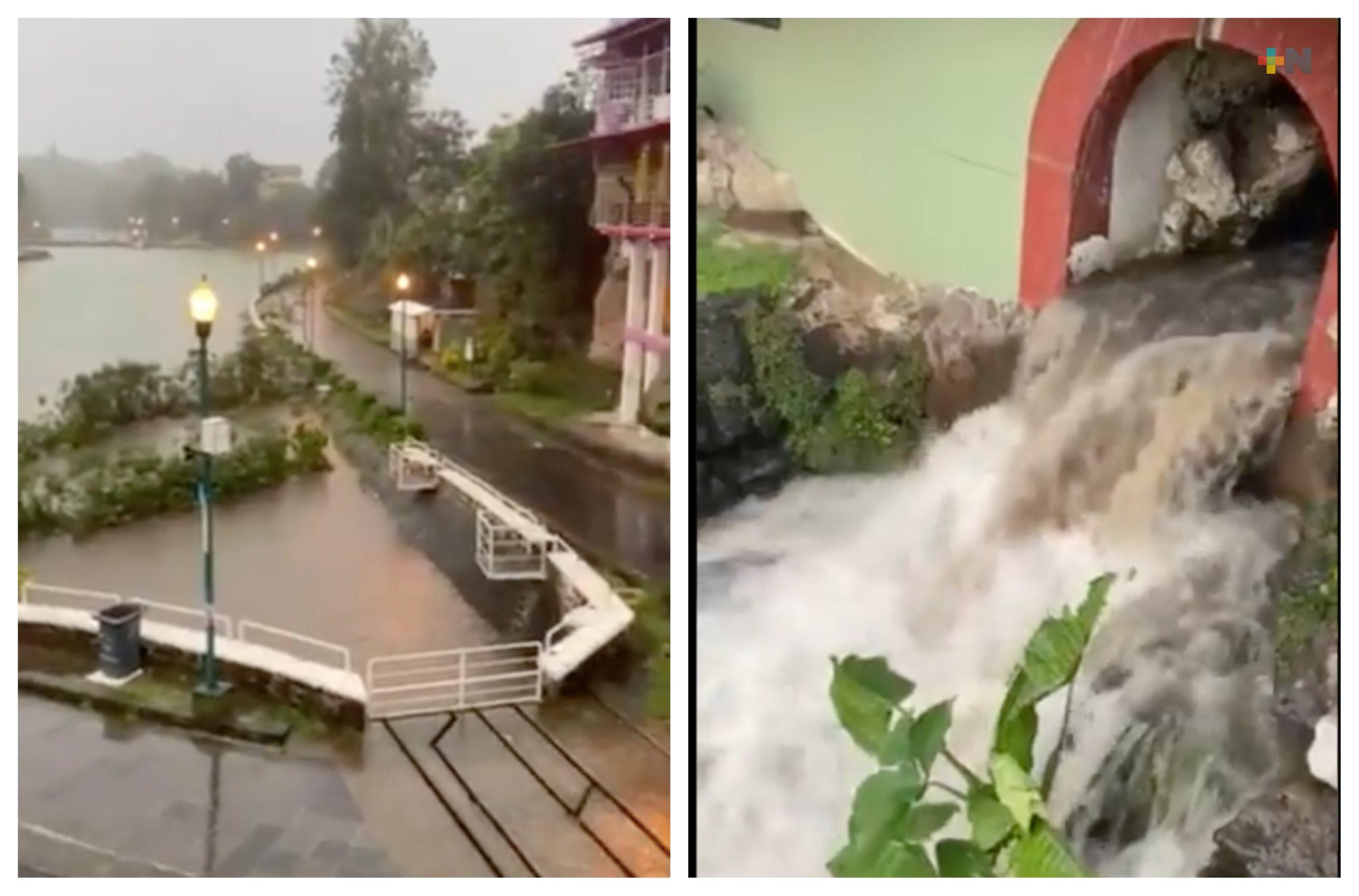 Persiste fuerte lluvia en la capital veracruzana; este domingo seguirán precipitaciones