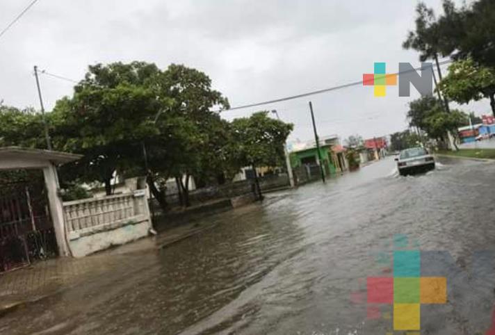 Fuertes lluvias generan afectaciones en Nanchital y Moloacán
