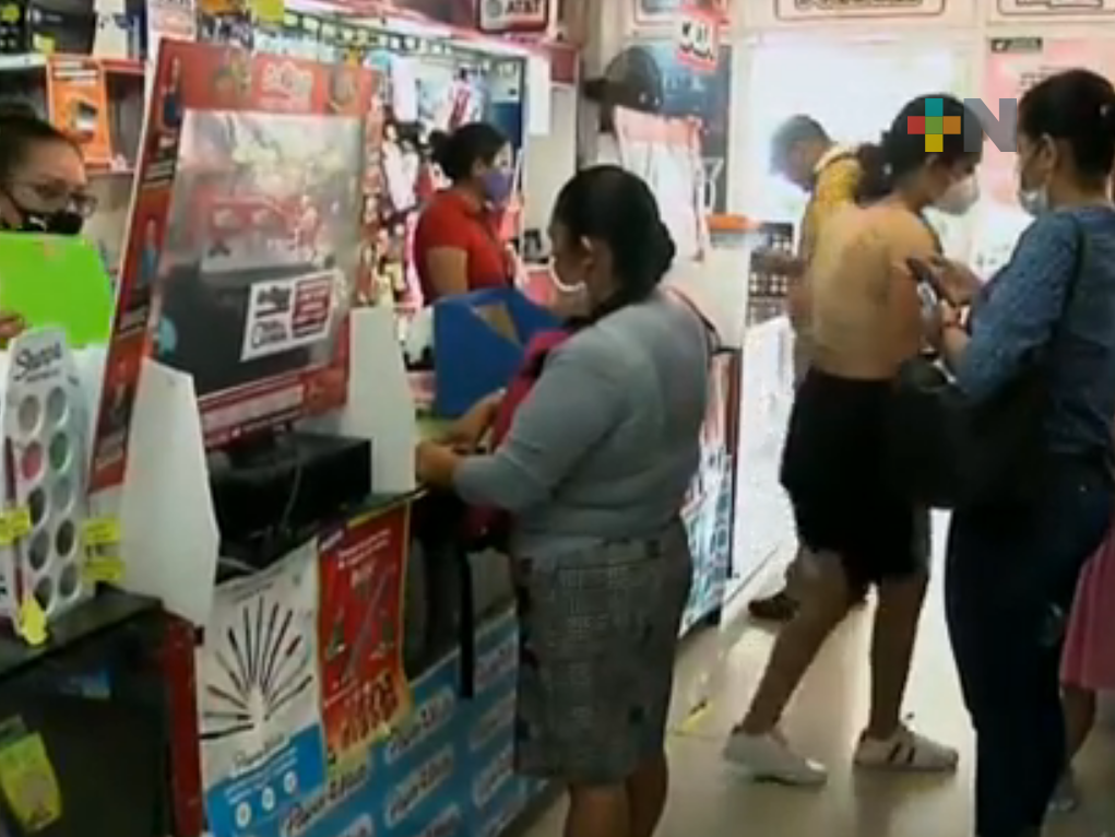 Retorno a clases ha beneficiado a papelerías y tiendas de uniformes del municipio de Veracruz