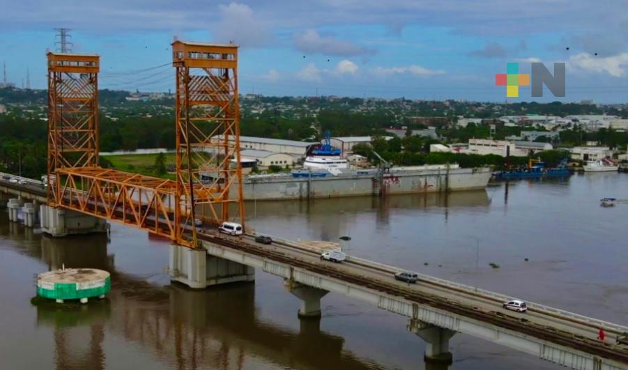 Con el Puente de Coatzacoalcos hicieron millonario fraude, administraciones anteriores: Gobernador